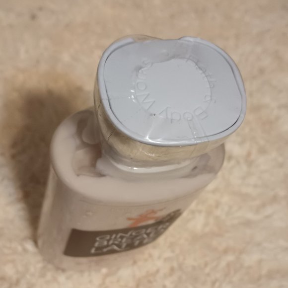 NEW ~ Bath & Body Works Ginger Bread Latte Body Lotion, Shea Butter & Vitamin E - Picture 4 of 4